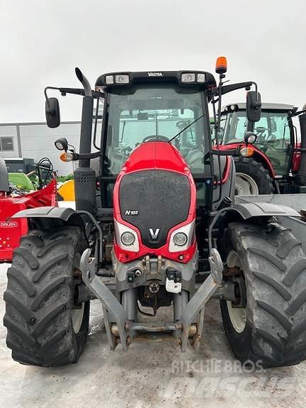 Valtra N103 트랙터
