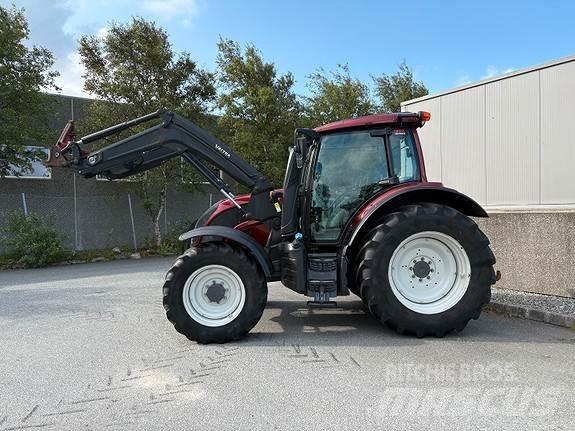Valtra N114 트랙터