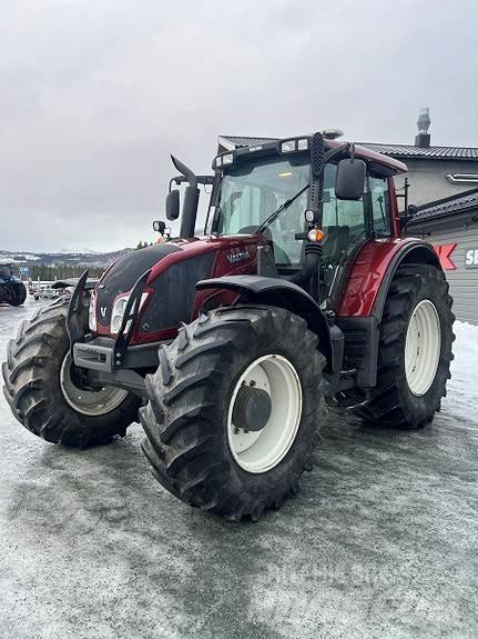 Valtra N163 트랙터