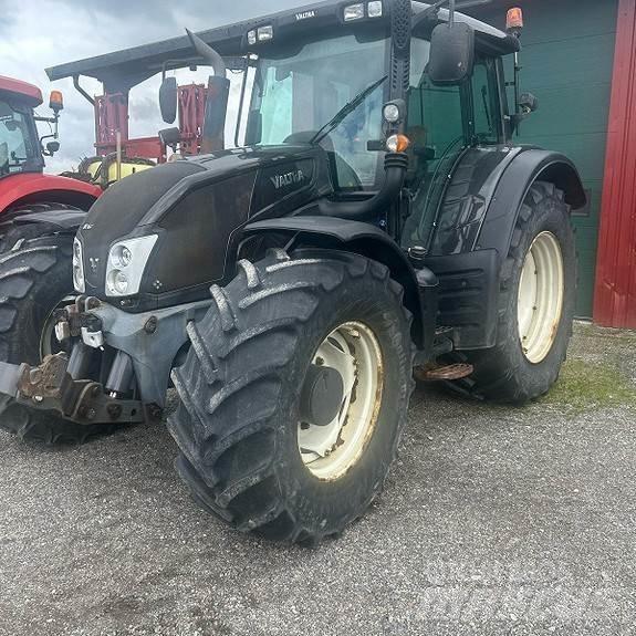 Valtra N163 Direct 트랙터