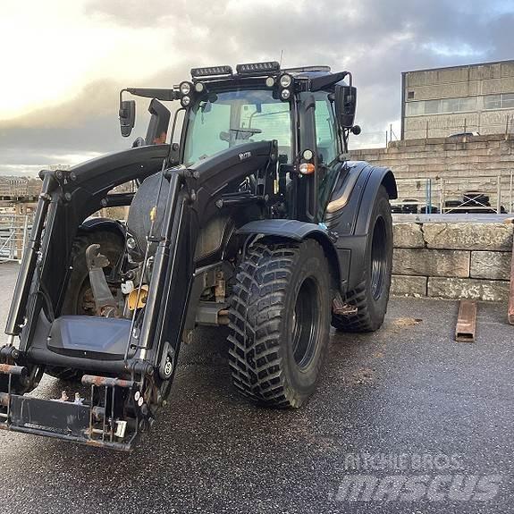 Valtra N174 트랙터