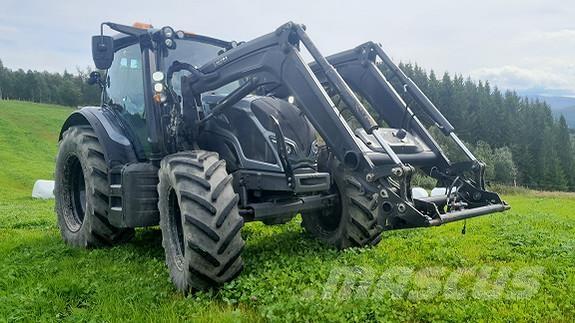 Valtra N174 트랙터