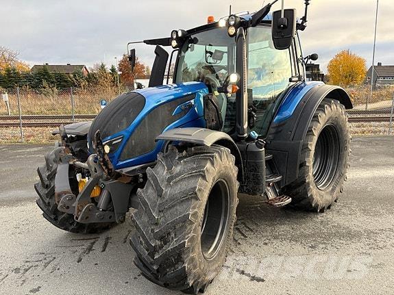Valtra N174 Direct 트랙터