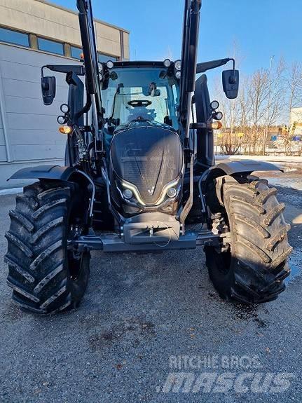 Valtra N175 트랙터