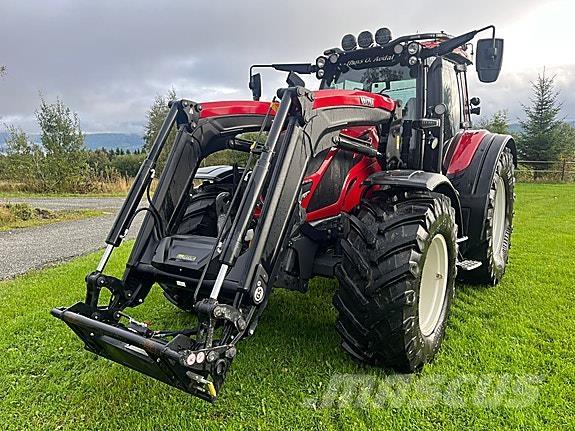 Valtra N175 트랙터