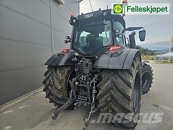 Valtra N175 트랙터