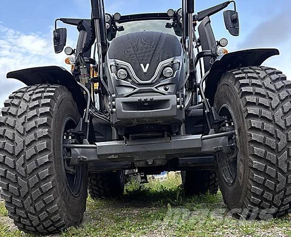 Valtra N175 Direct 트랙터