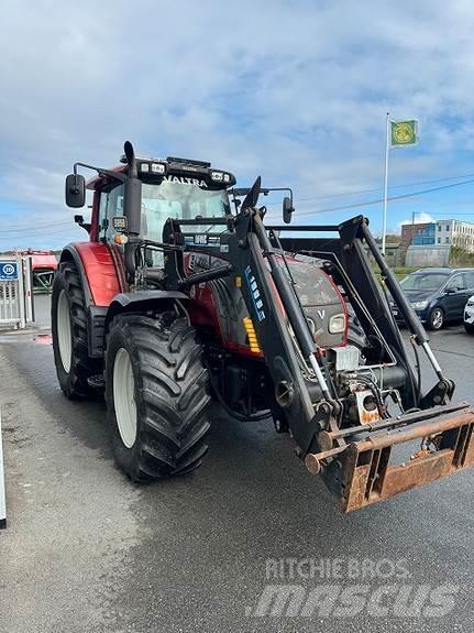 Valtra T-182-VERSU 트랙터