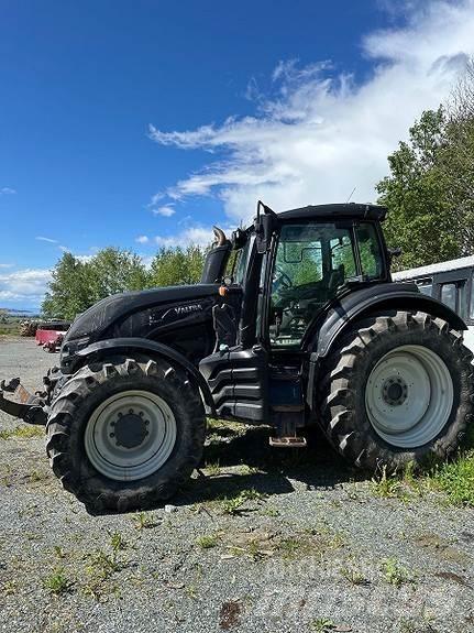 Valtra T 214 트랙터