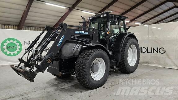 Valtra T182 트랙터