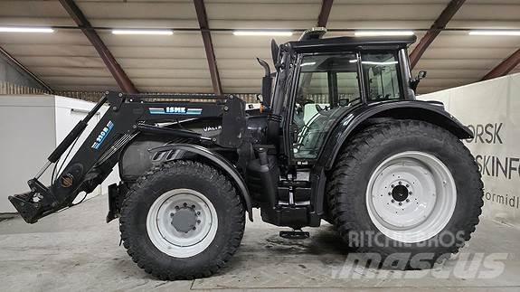 Valtra T182 트랙터