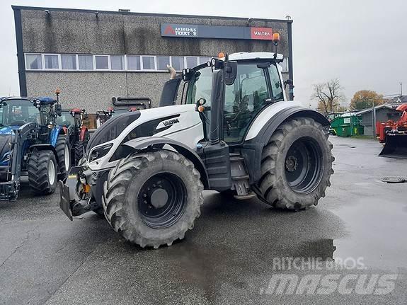 Valtra T234 트랙터