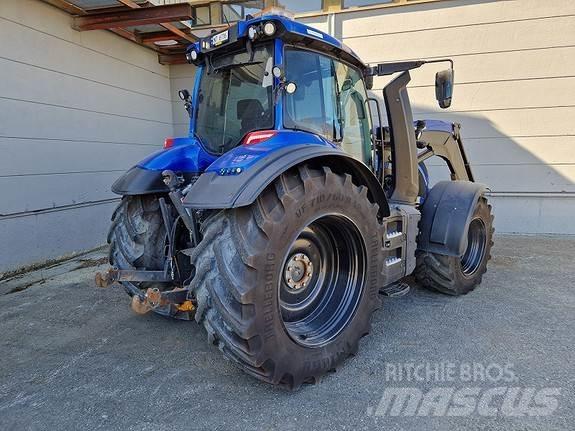 Valtra T235 트랙터