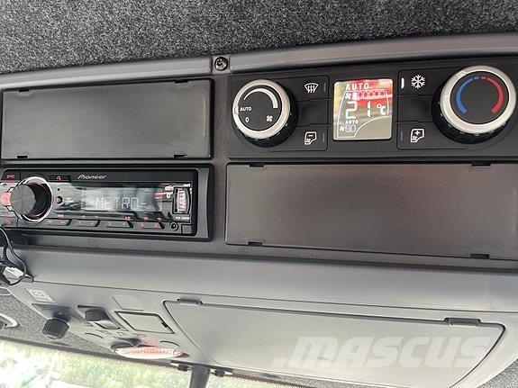 Valtra T235 트랙터