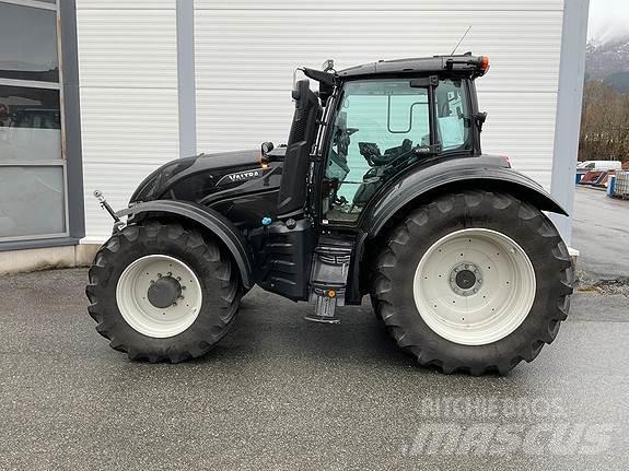 Valtra T235D 트랙터