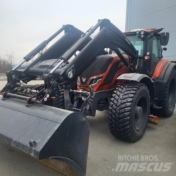 Valtra T255 트랙터