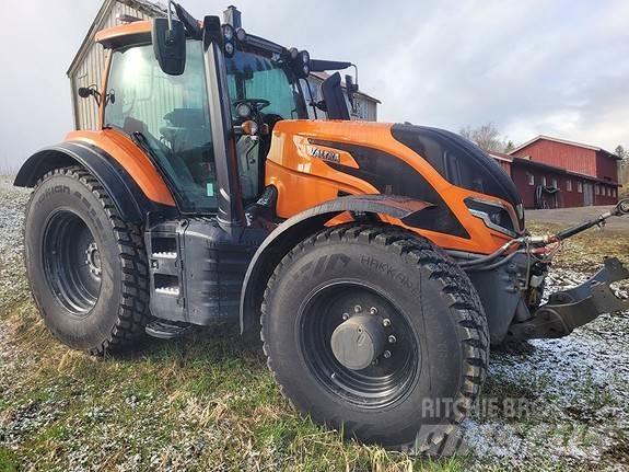 Valtra T255 트랙터