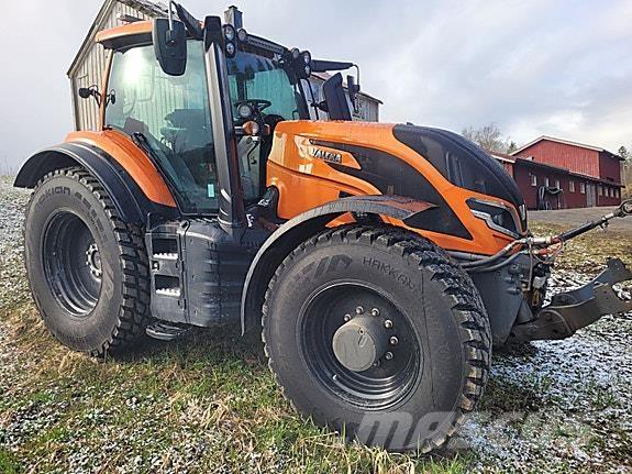 Valtra T255 트랙터