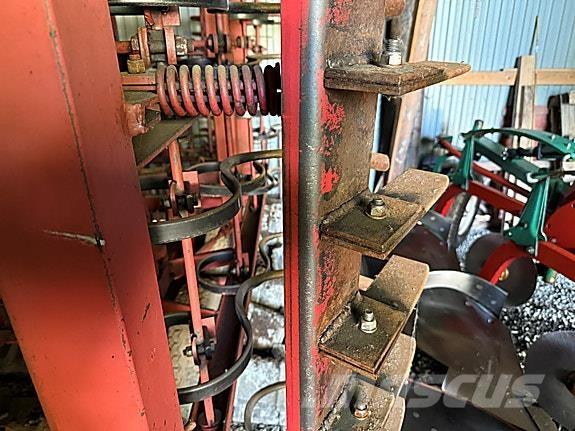   기타 경작 기계 및 부속품