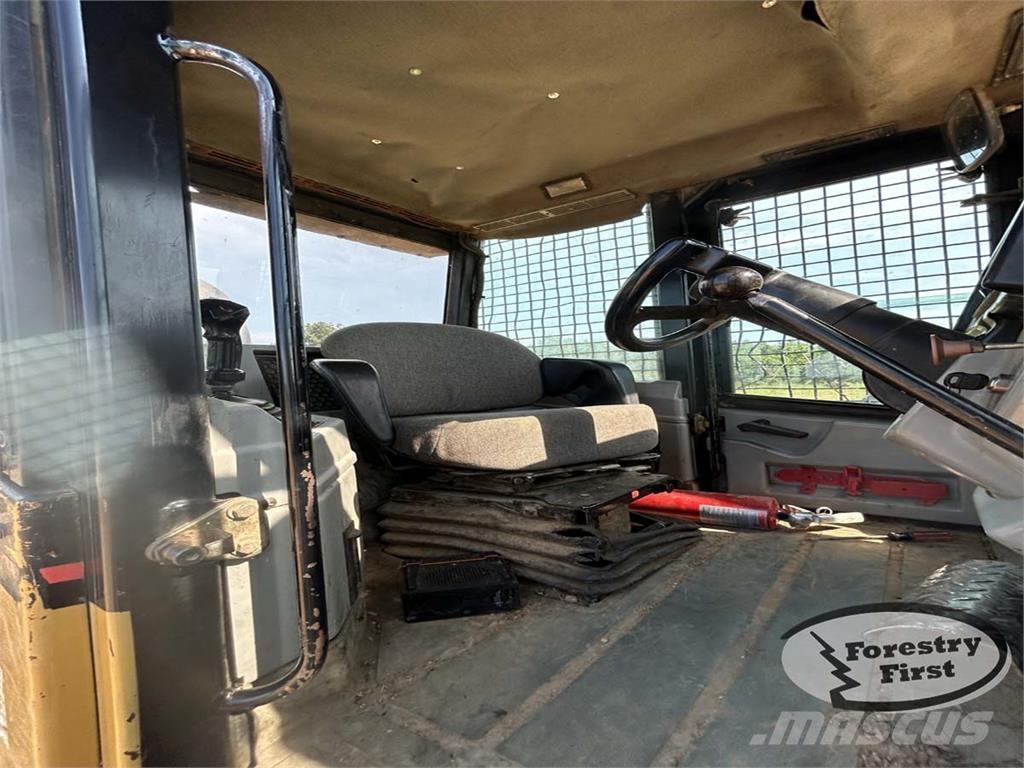 CAT 525B 목재스키더