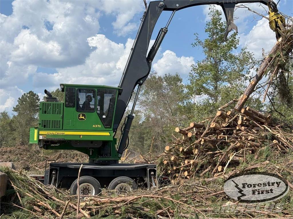 John Deere 437E 굴절식 크레인