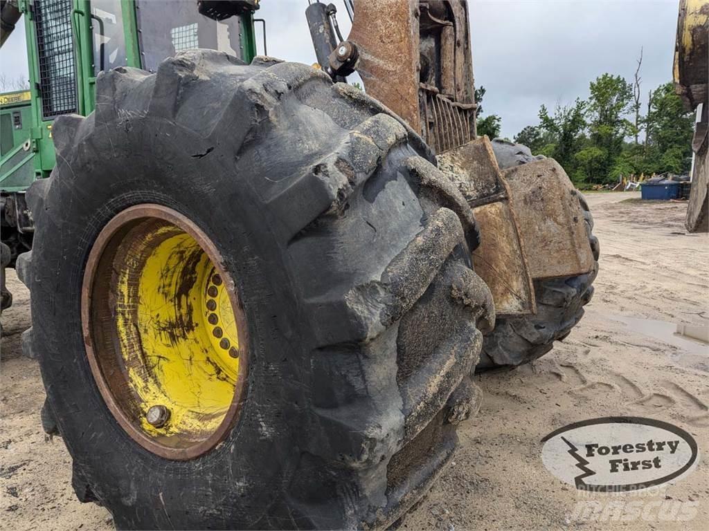 John Deere 748H 목재스키더