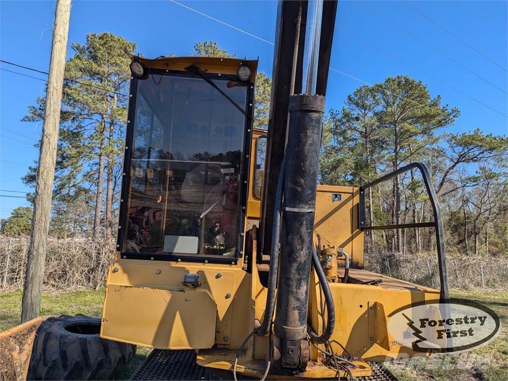 Tigercat 234 굴절식 크레인