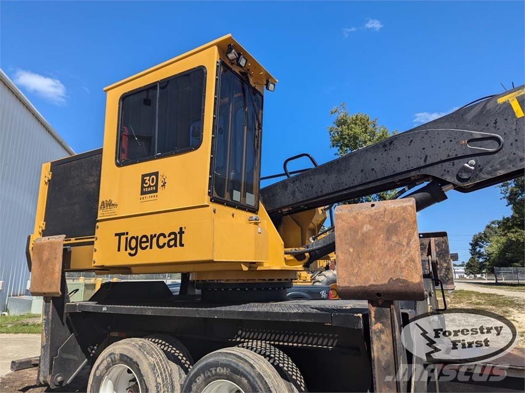 Tigercat 234b 굴절식 크레인
