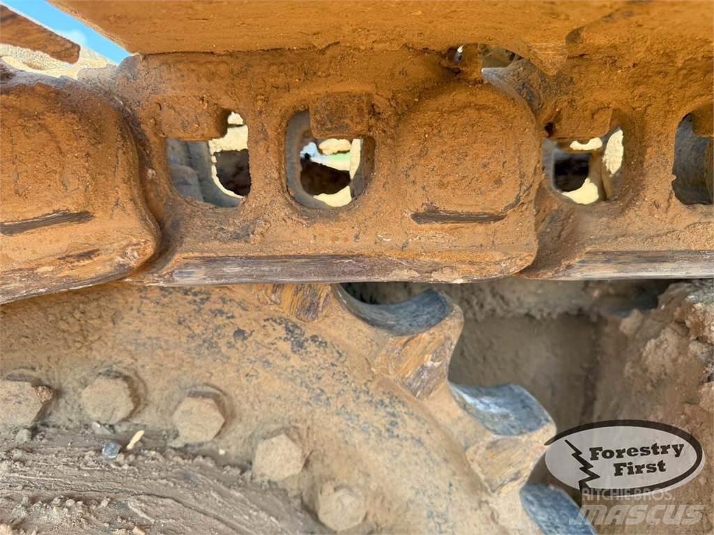 Tigercat T250B 굴절식 크레인