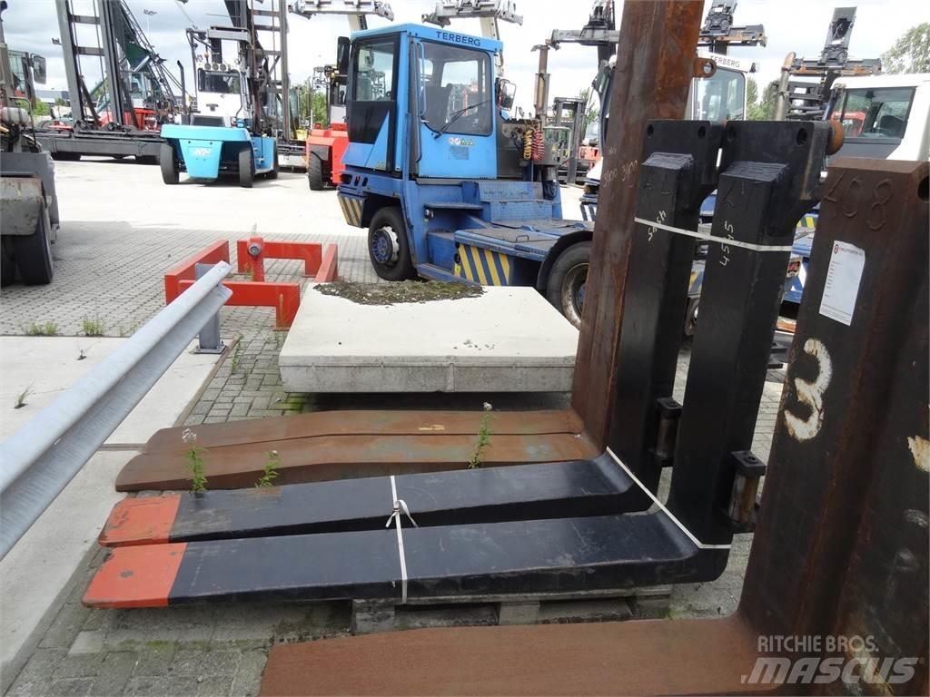 Kalmar DCG330-12 디젤 지게차
