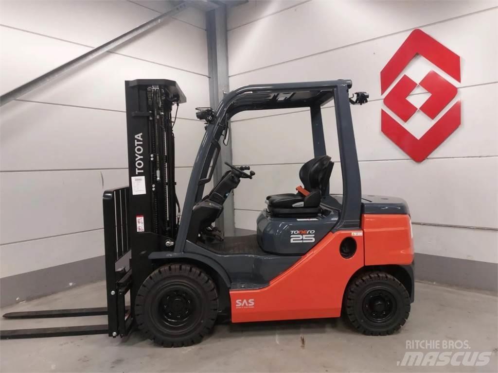 Toyota 52-8FDF25 디젤 지게차