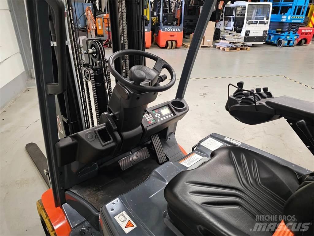 Toyota 8FBE20T 전동 지게차