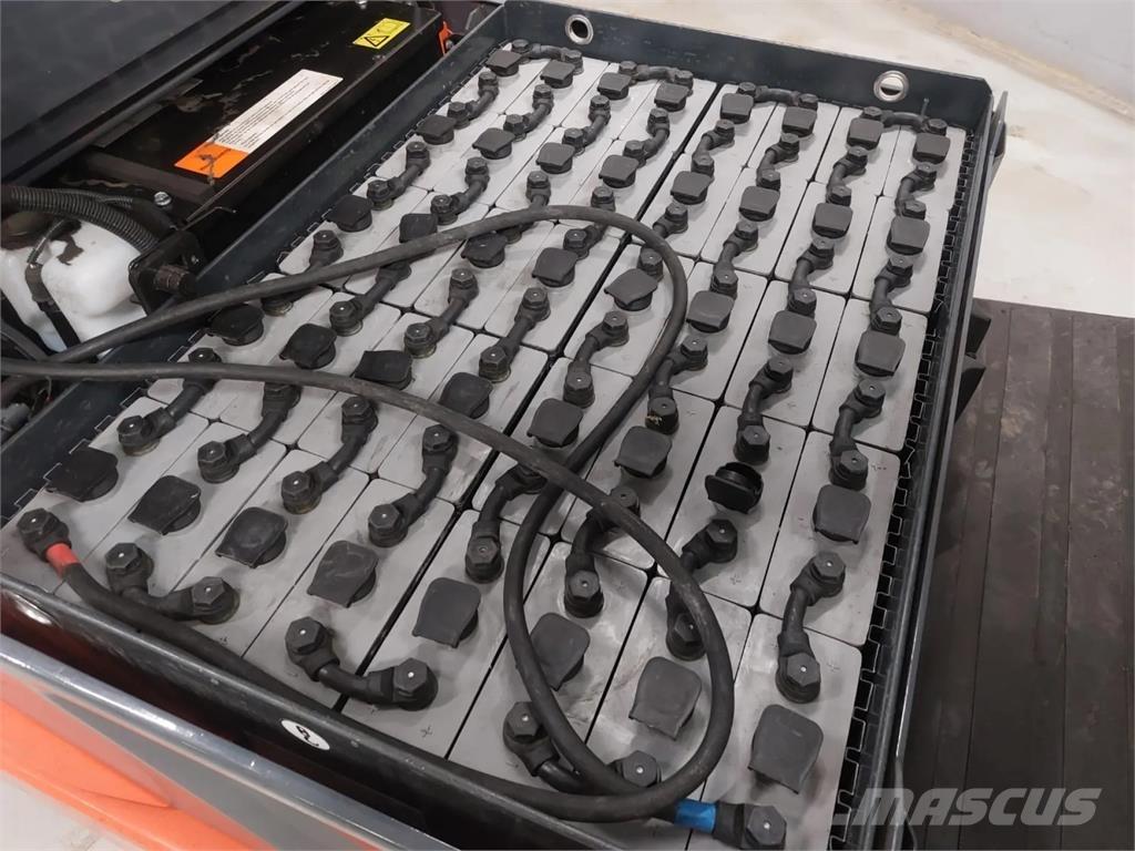 Toyota 8FBMKT25 전동 지게차