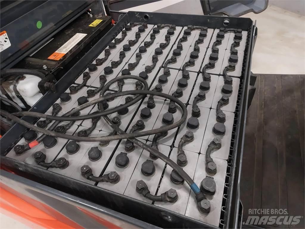 Toyota 8FBMKT25 전동 지게차