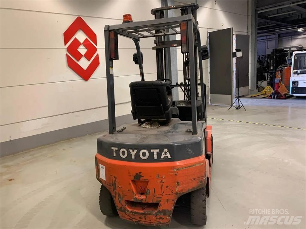 Toyota 8FBN25 전동 지게차