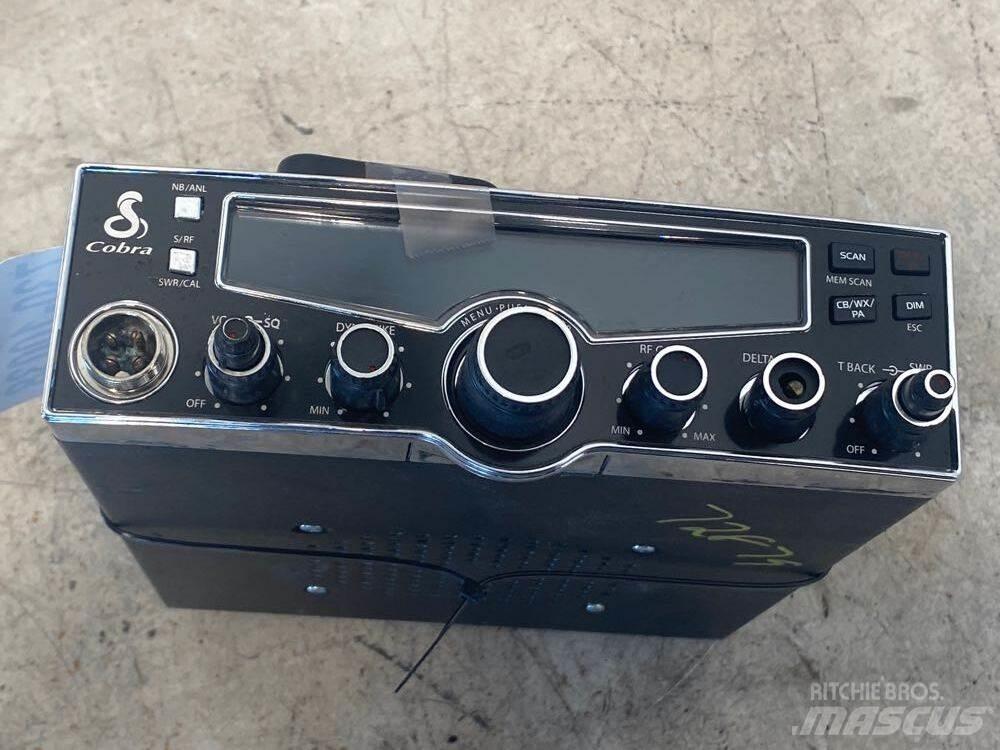 Cobra 29LX 일렉트로닉스