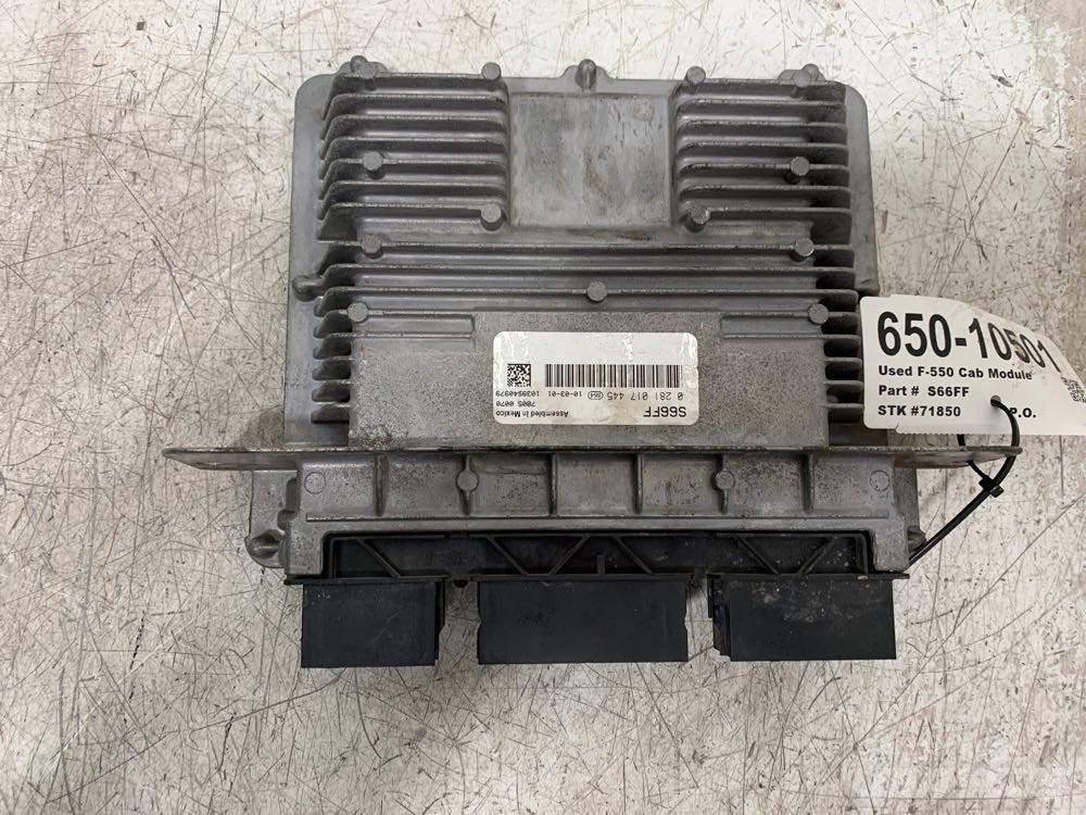 Ford F-550 캐빈 및 인테리어