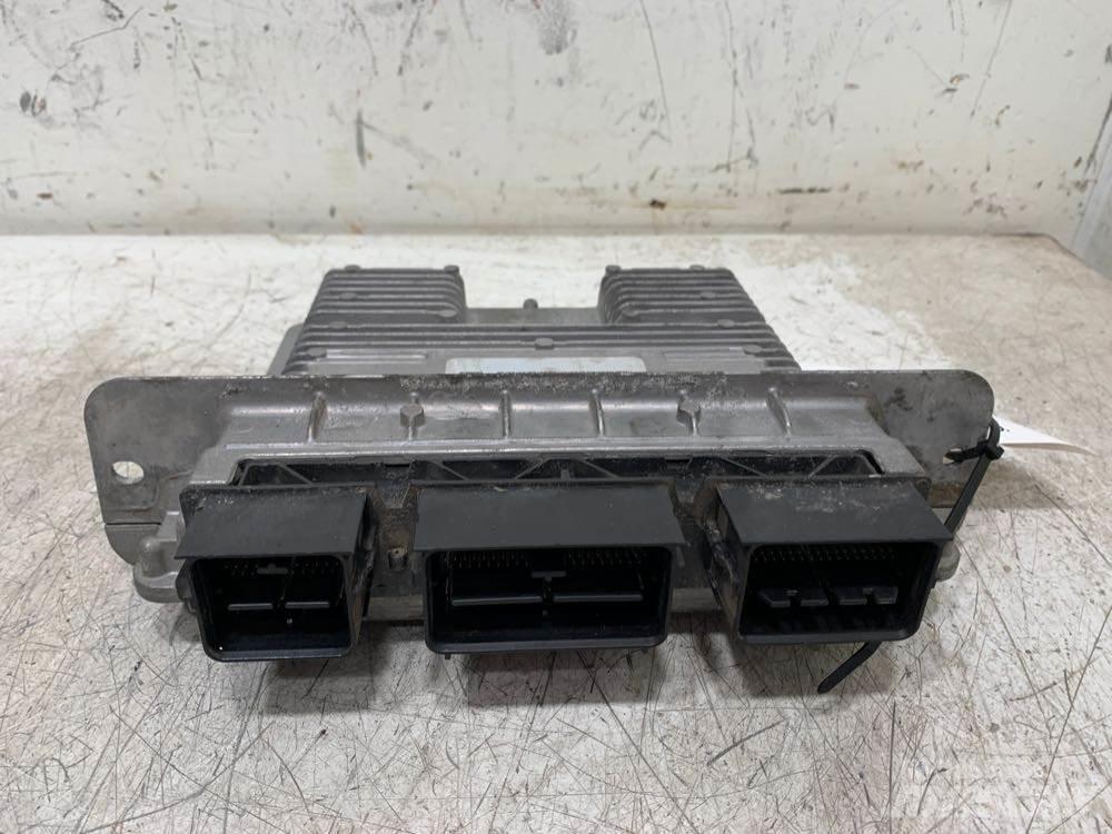 Ford F-550 캐빈 및 인테리어
