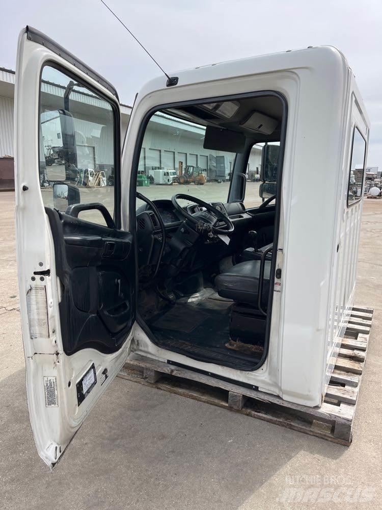 Hino 268 캐빈 및 인테리어