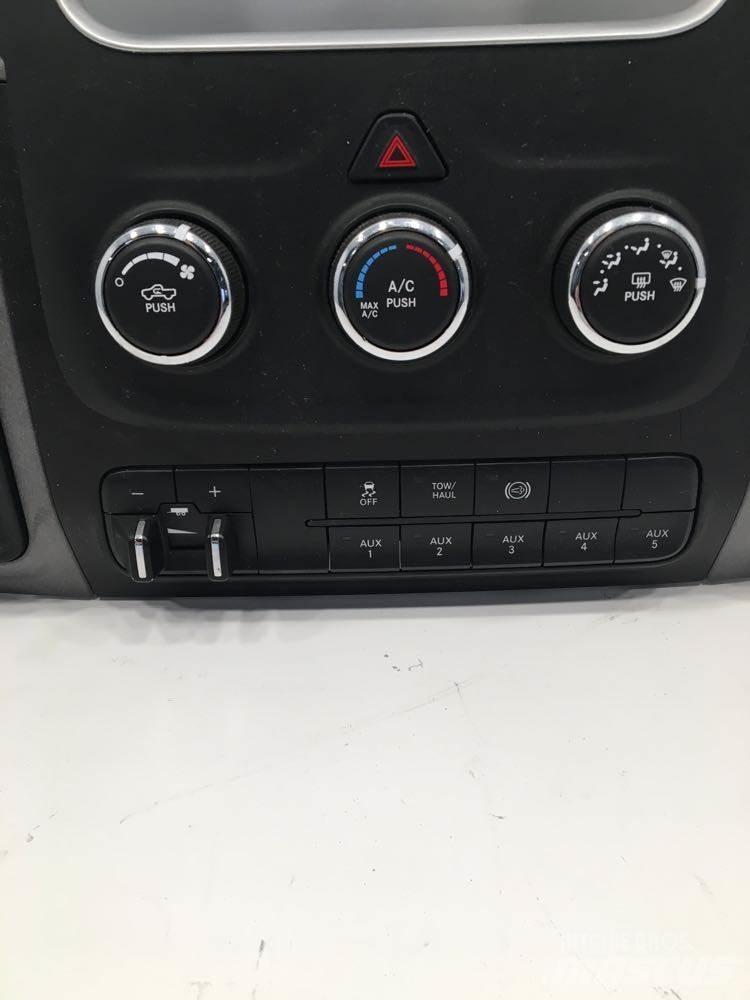 RAM 5500 운송 장비 - 기타