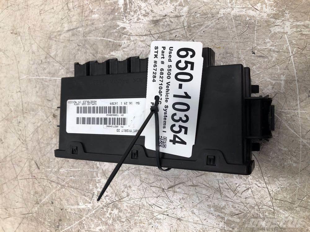 RAM 5500 캐빈 및 인테리어
