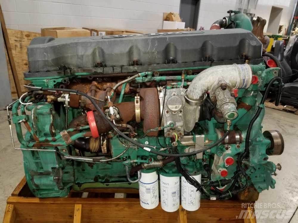 Volvo D11F 엔진