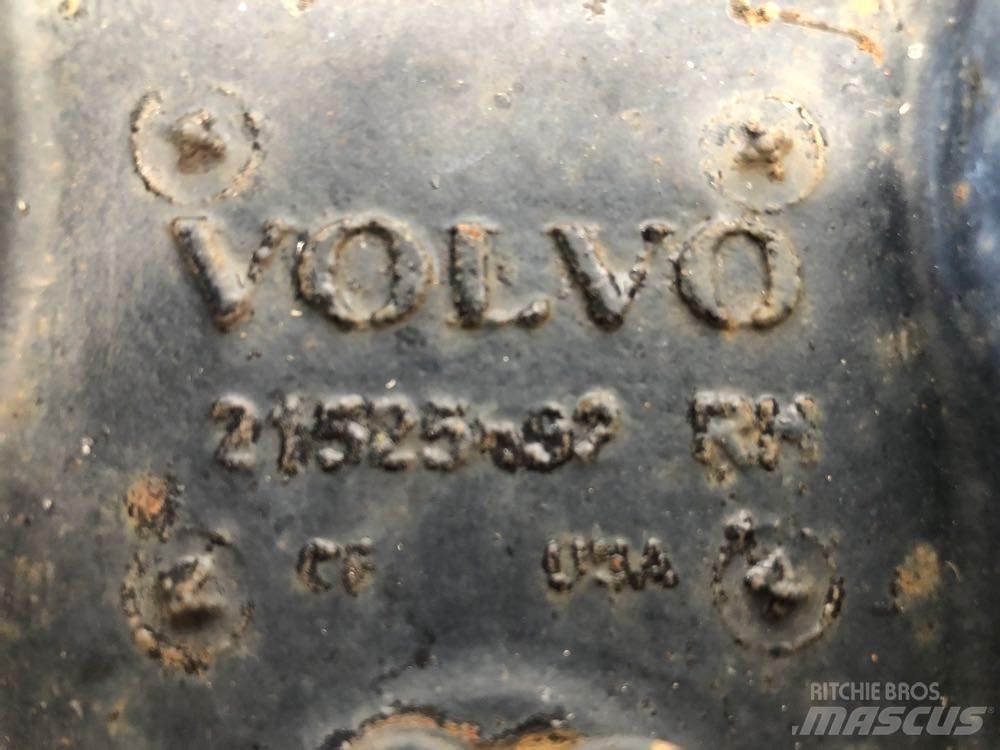 Volvo VNL 섀시 및 서스펜션