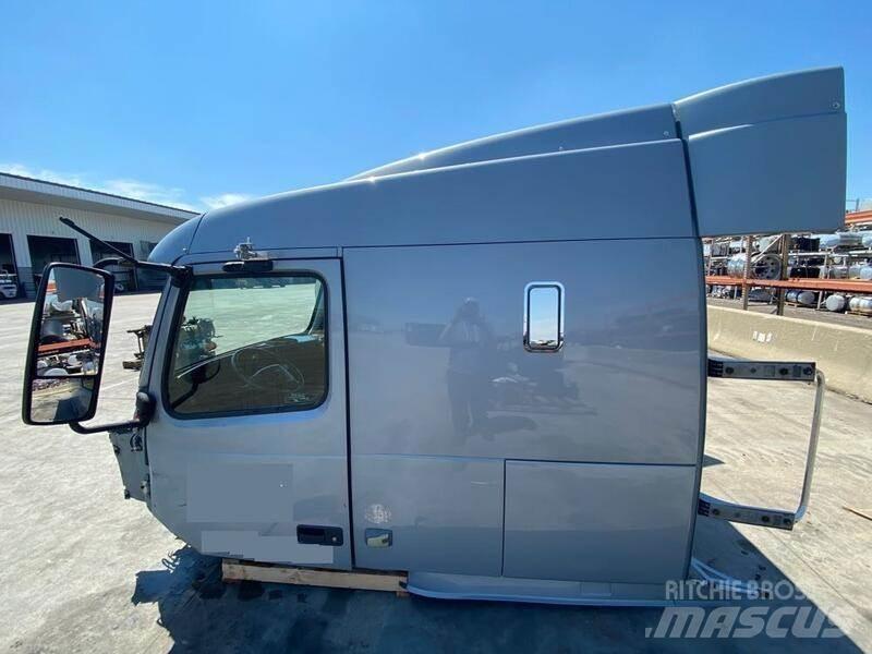Volvo VNL 캐빈 및 인테리어