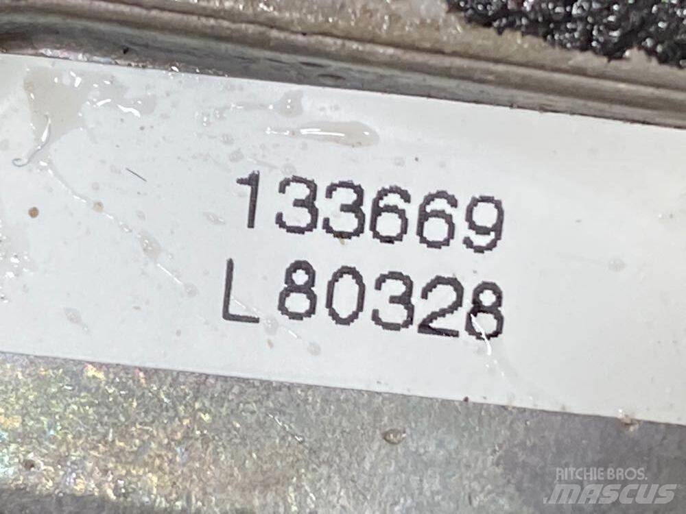 Volvo VNL 운송 장비 - 기타