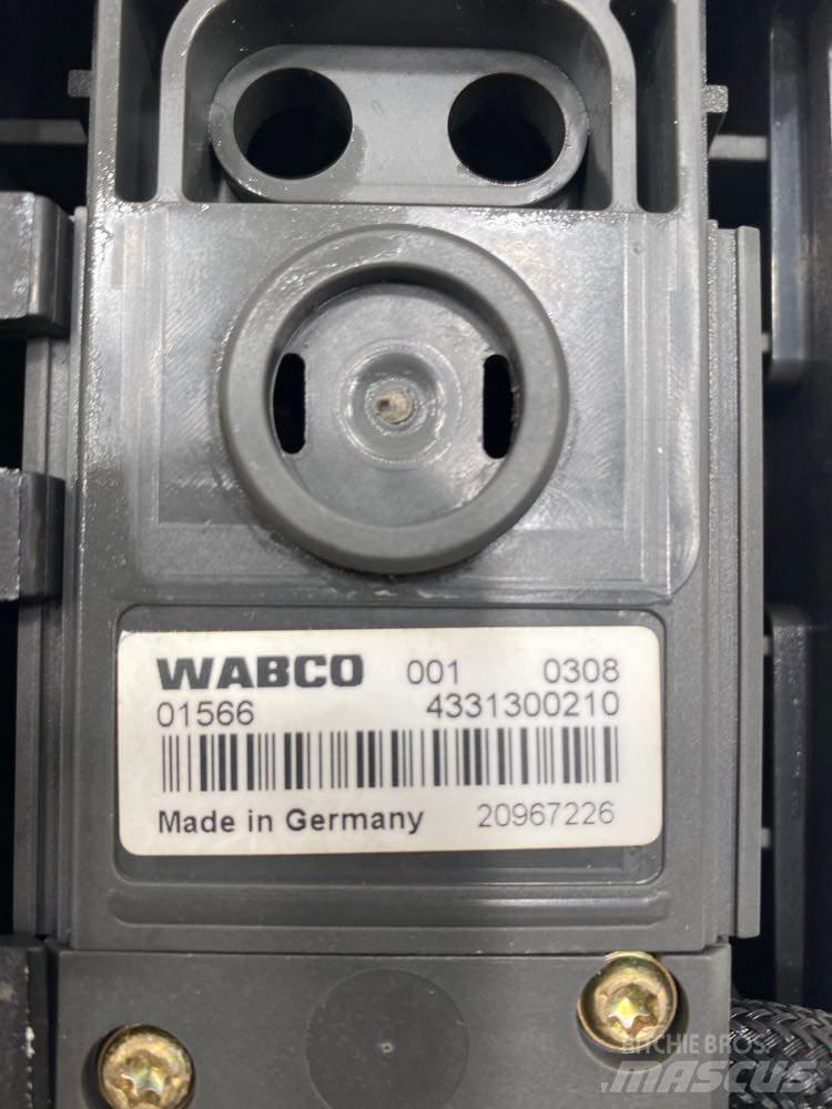 Volvo VNL 일렉트로닉스