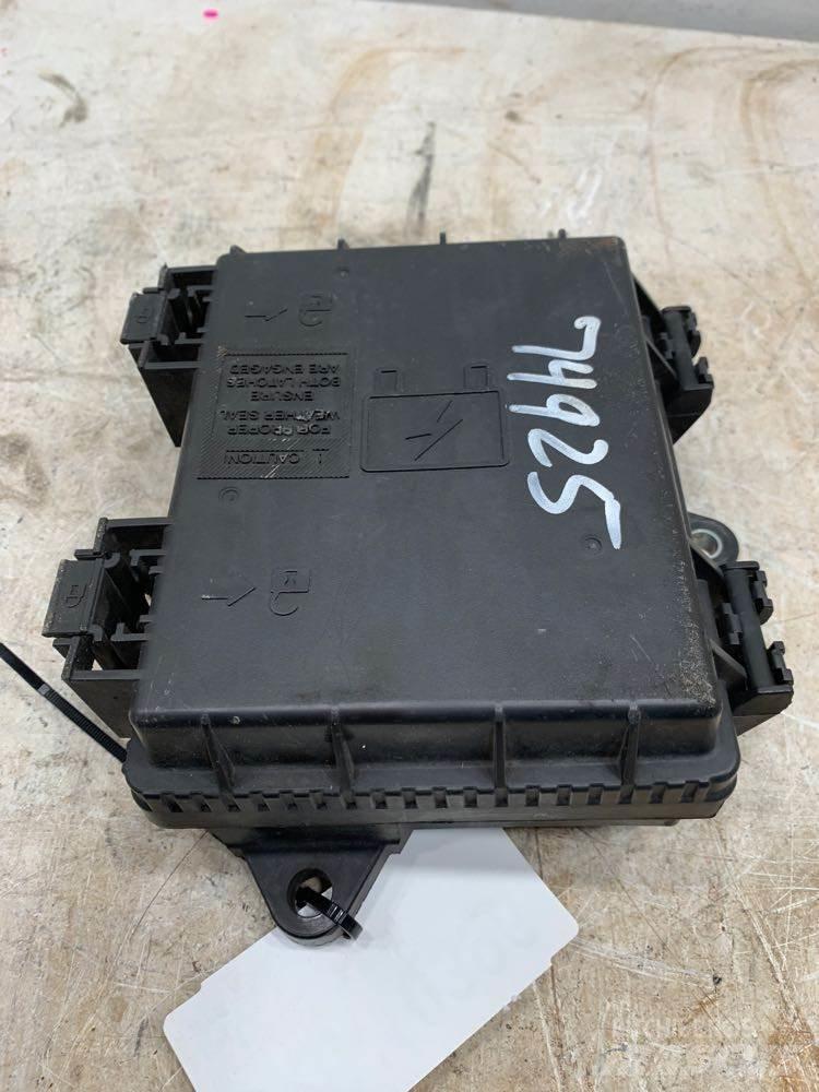 Volvo VNL 일렉트로닉스