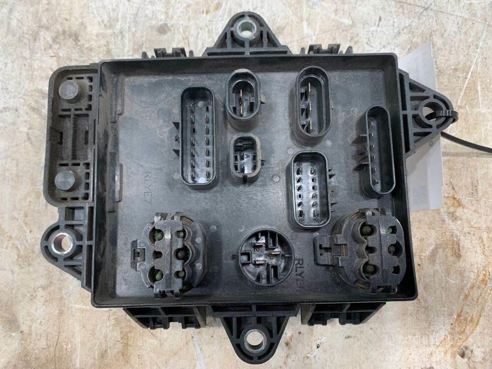 Volvo VNL 일렉트로닉스