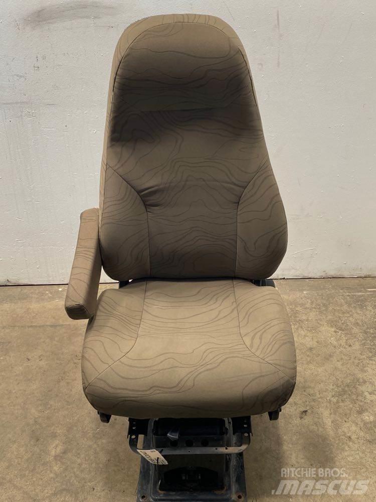 Volvo VNM 운송 장비 - 기타