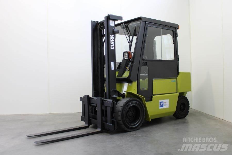 Clark DPM 30 디젤 지게차